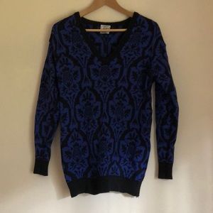 Vintage, patterned, v-neck sweater